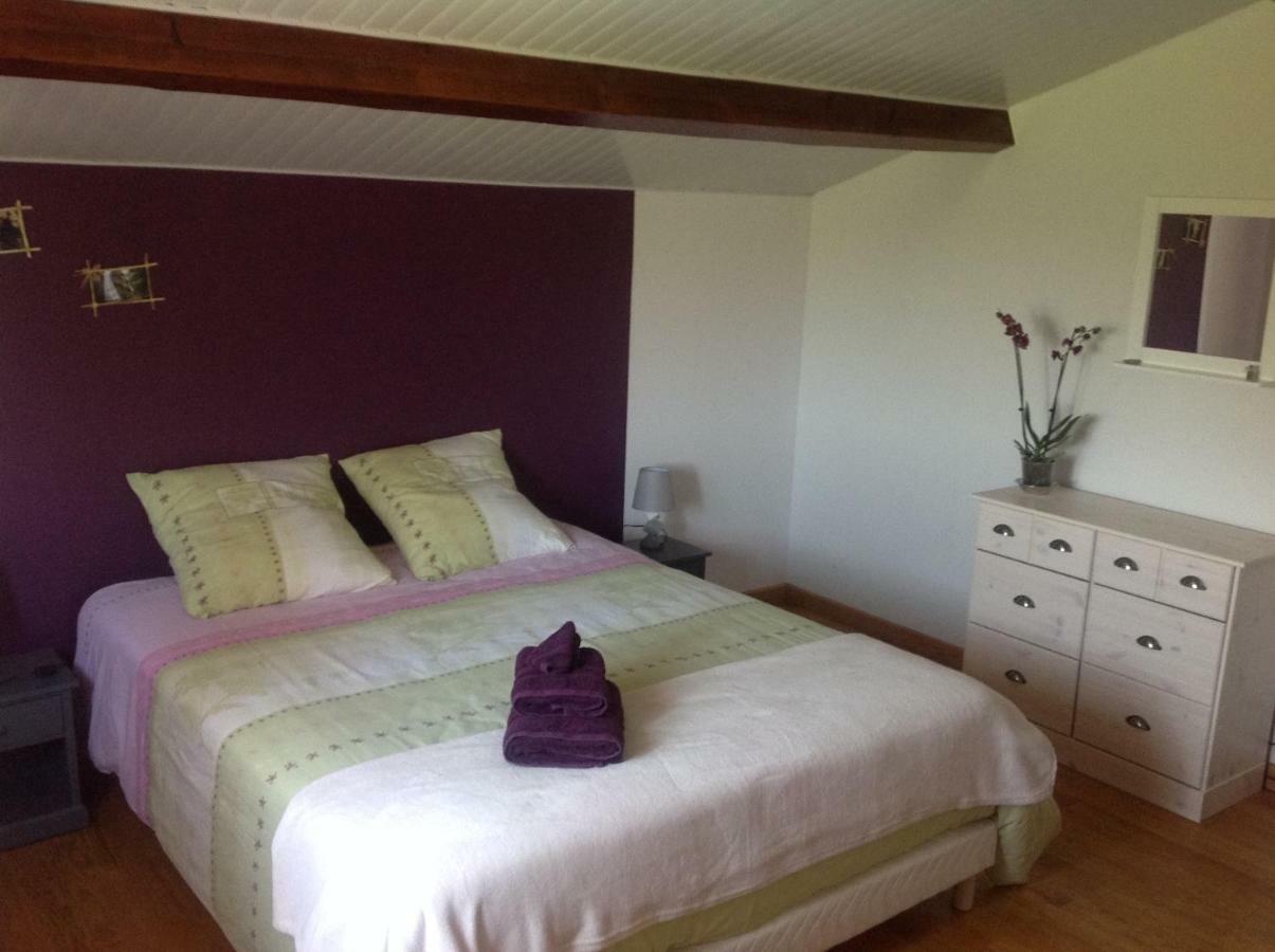 Au Mas Des Graviers Bed & Breakfast Salavas Eksteriør bilde